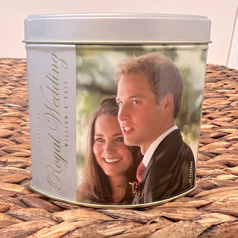 Authentic Royal Wedding 2011 Tea Tin - Prince William and Kate Middleton